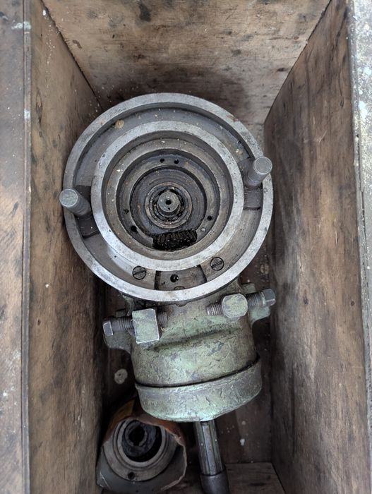 Вертикально-фрезерна голова з 675