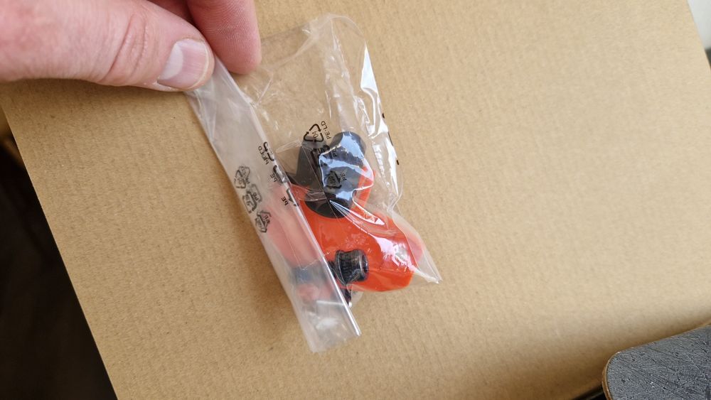 Nowe hamulce Shimano XT m8100, 700 ,1700mm pudełka BoX