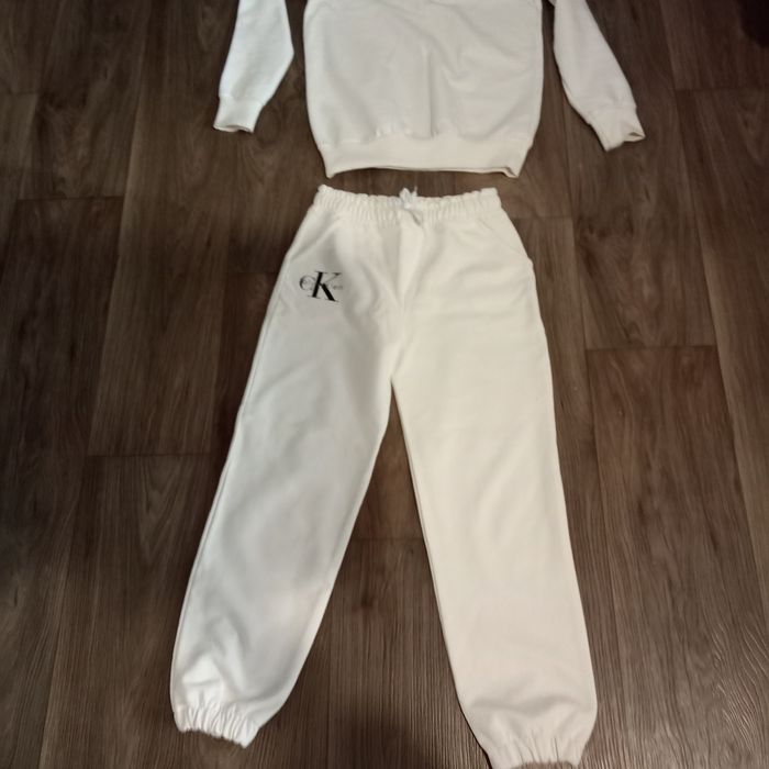 Кофта белая и штани