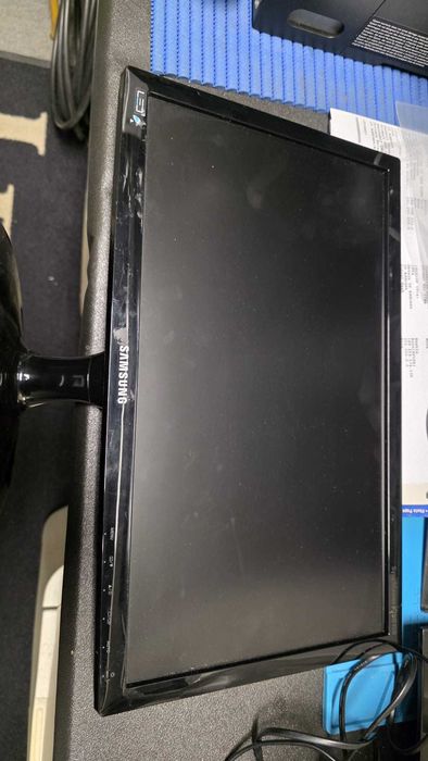 Monitores Samsung, Fujitsu 19" VGA, preço unitário