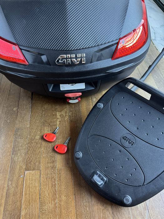 Top case Givi Blade + suporte Givi
