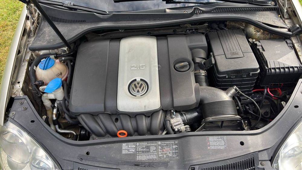 Volkswagen Jetta 2006 | 2.5 Бензин | АКПП |