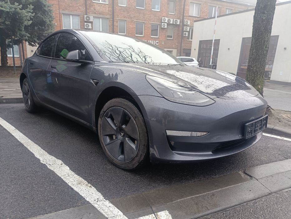 Аренда авто Tesla model 3 (2023)