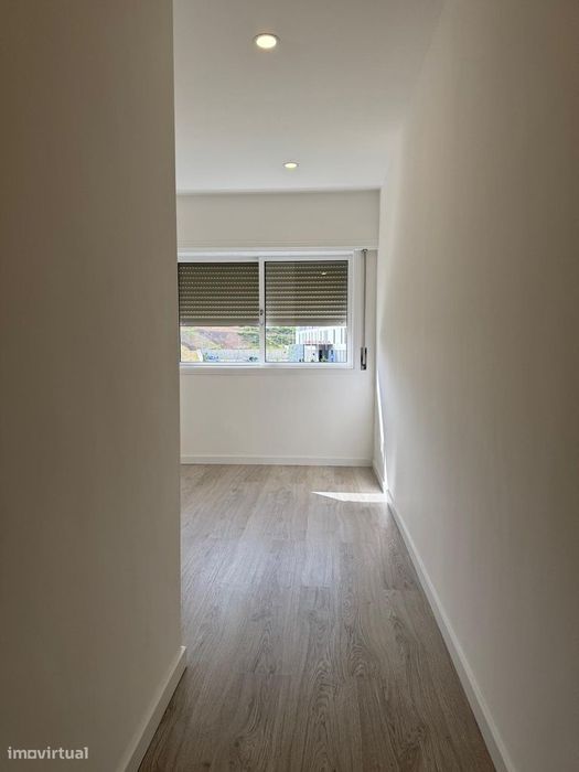 Fantástico Apartamento T2 Totalmente Remodelado com Parqueamento