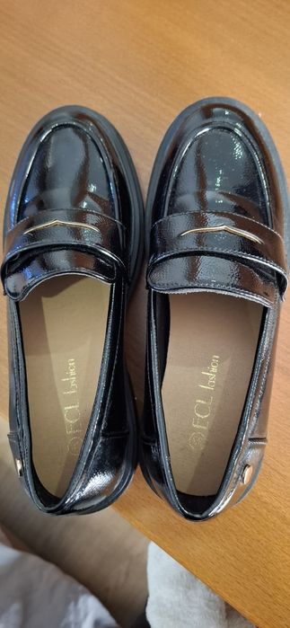 Mocassins pretos novos