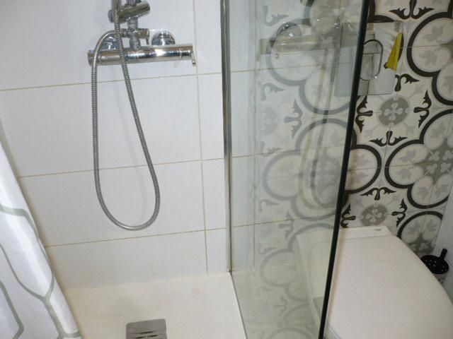 Wynajmę 2 niezależne pokoje w Apartamentowcu