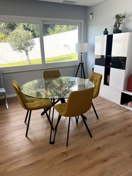 Mesa de jantar + Cadeiras