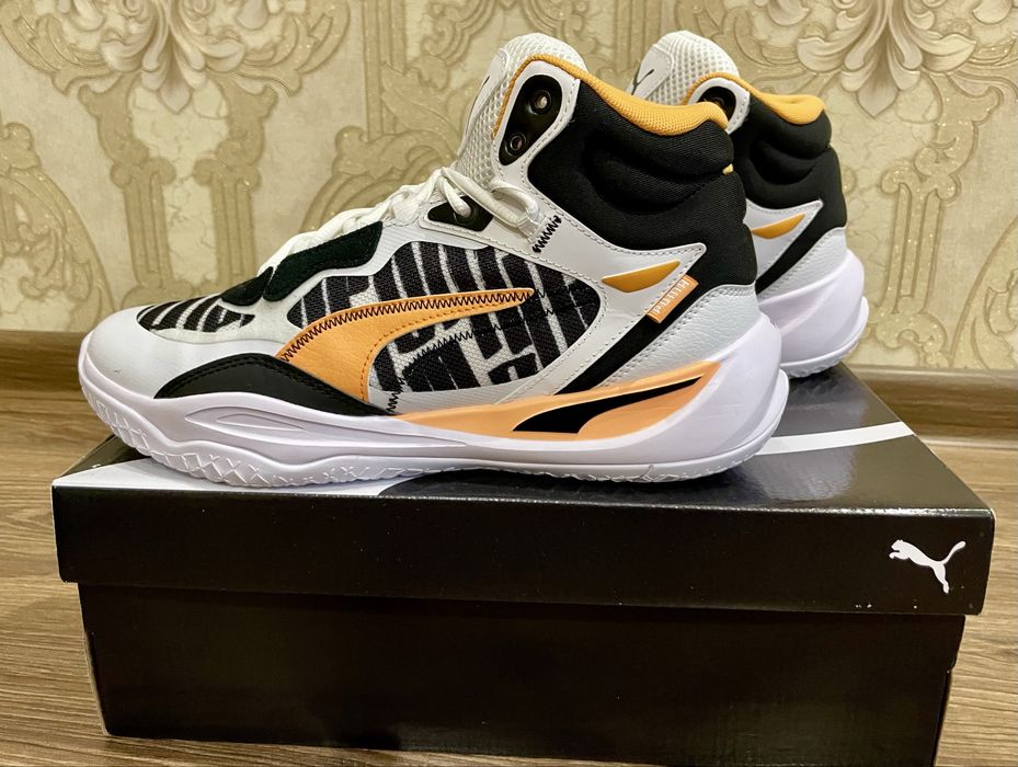 Кросівки PUMA Playmaker Pro Mid Block Party