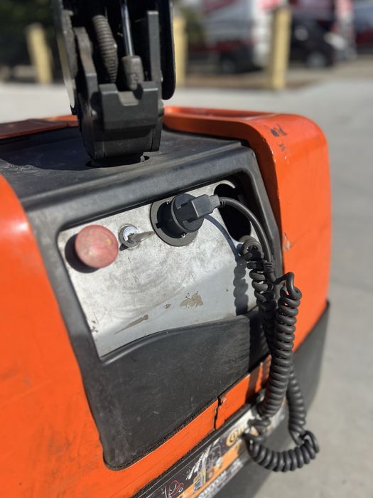 Toyota PP13 – wózek paletowy elektryczny | sprawny