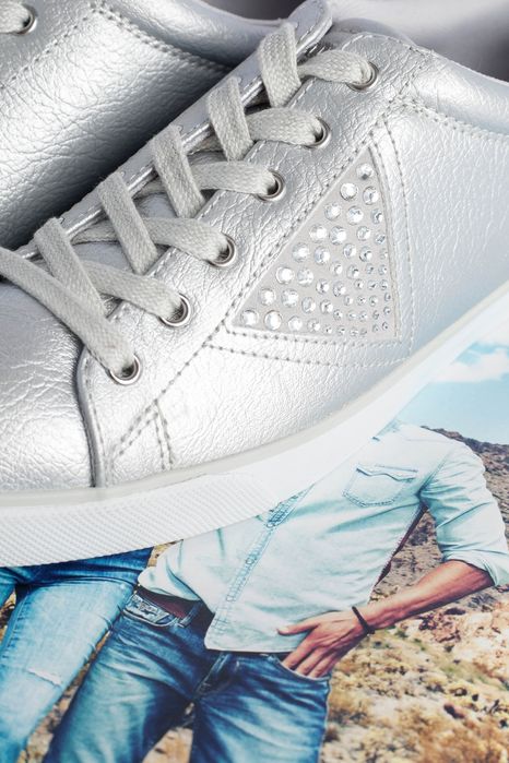 GUESS оригинал. Новые кеды кроссовки сникерсы серебро 40.5 40 41 9.5