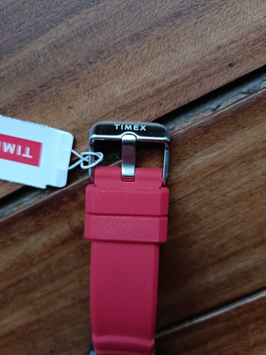 Timex Main Street - 42 mm - Bracelete Vermelha de Silicone