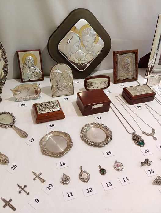 Prata Antiga - Diversos artigos disponíveis (molduras, colares, pingentes, pulseiras, anéis, espelhos, terços, caixas, salvas)