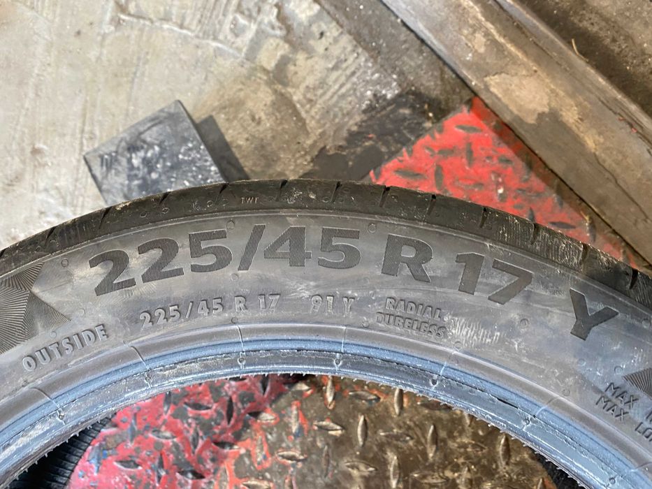 225/45R17 Cztery używane opony letnie Continental