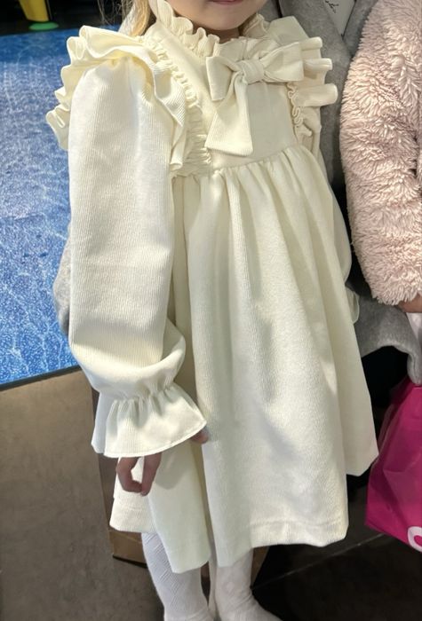 Святкова сукня для дівчинки