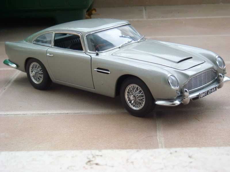 1/18 Aston Martin DB5 - [Autoart, Minichamps]