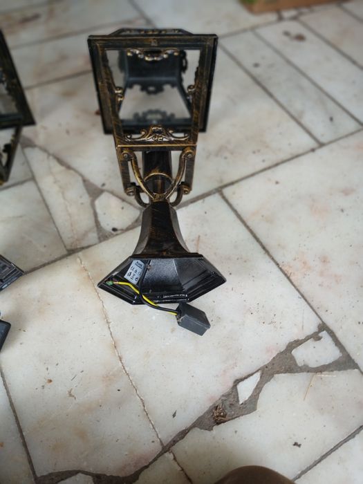 Par de candieiros eléctricos em metal nunca usados