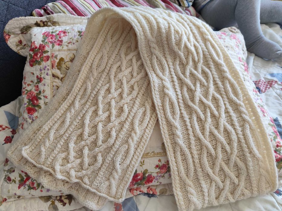 Теплый шерстяной вязаный шарф