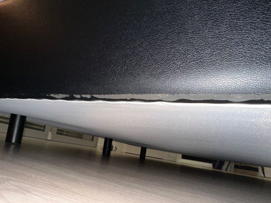 Sommier rígido preto