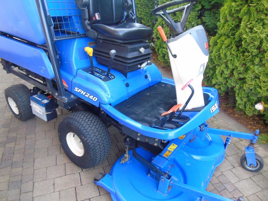 Profesjonalna kosiarka ISEKI SFH240 27KM 3cyl. diesel 4WD  PO SERWISIE