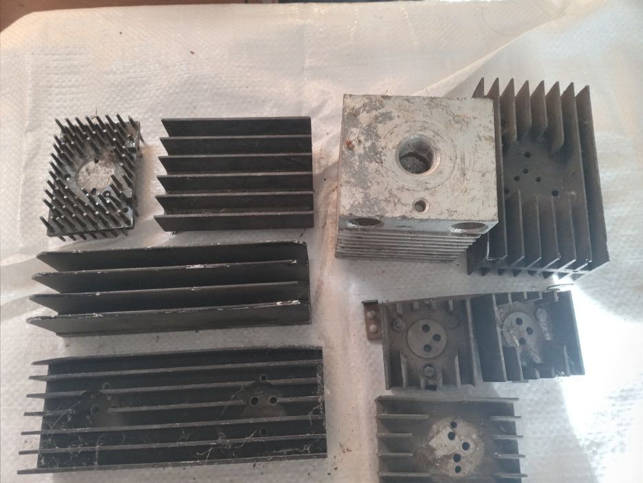 .Радіатори алюмінієві різні.Діоди,теристори.