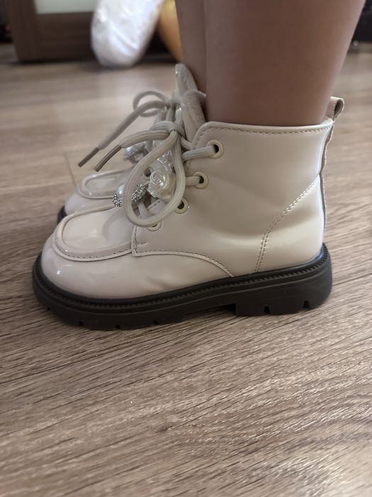 Ботинки для девочки