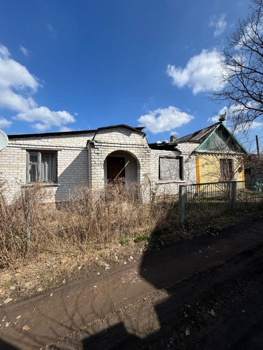 Продаж будинку  під капетальний ремонт