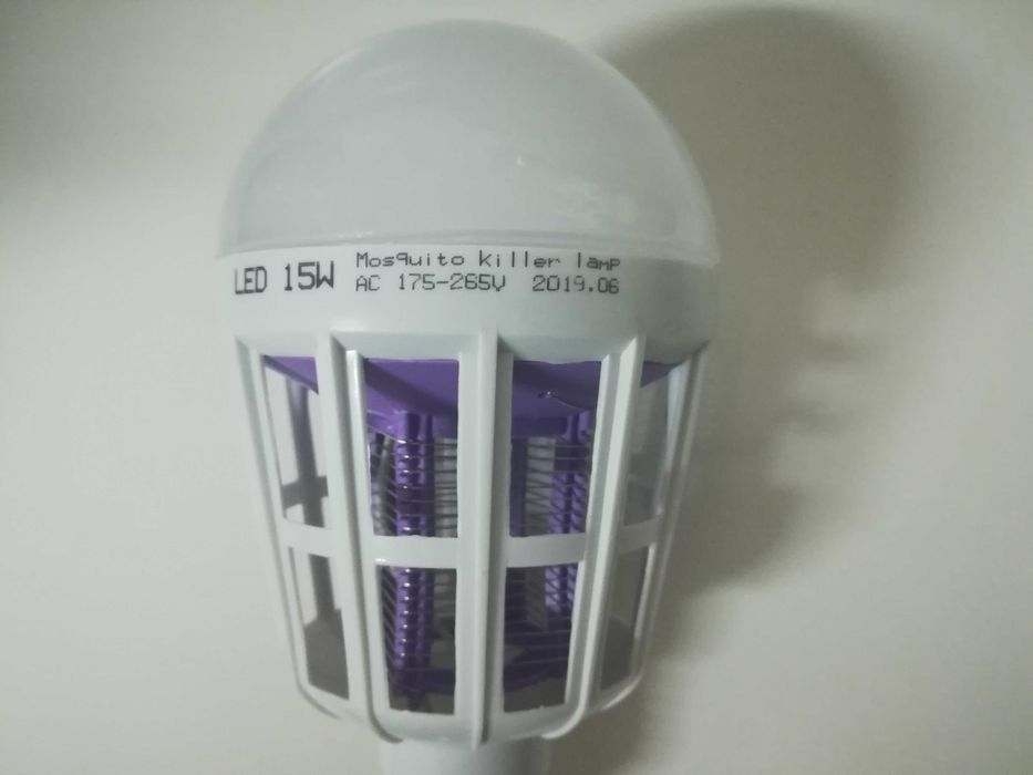 Светодиодная лампа  уничтожитель отпугиватель  от комаров насекомых