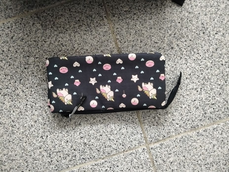 Mochila com porta lápis da Popi