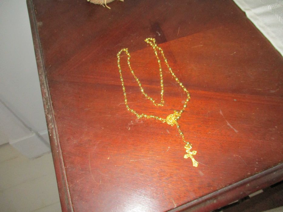 terço dourado novo