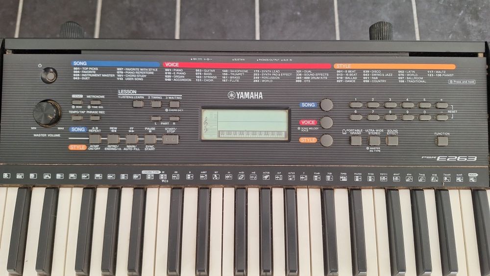 Órgão Yamaha em bom estado