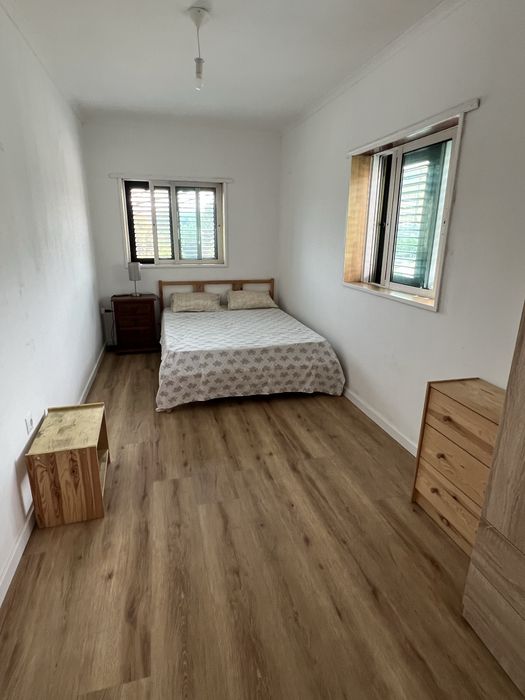 Alugo quarto na costa