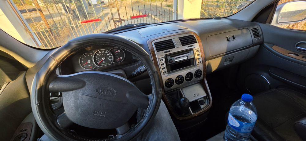 Kia carnival carrinha