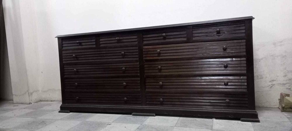 Furniture in Good Condition64297550609922123