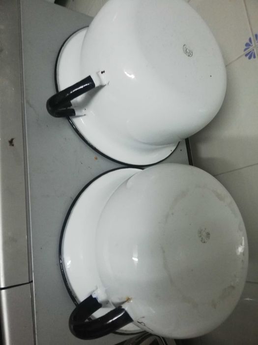 2 Penico em esmalte antigos