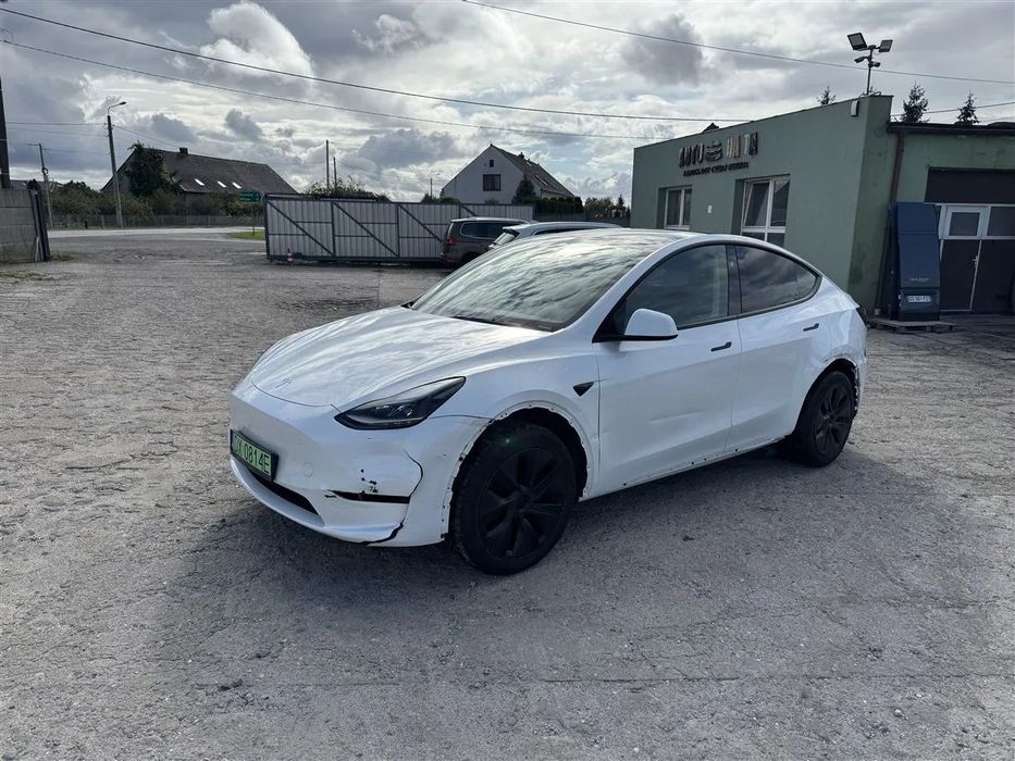 Tesla Y