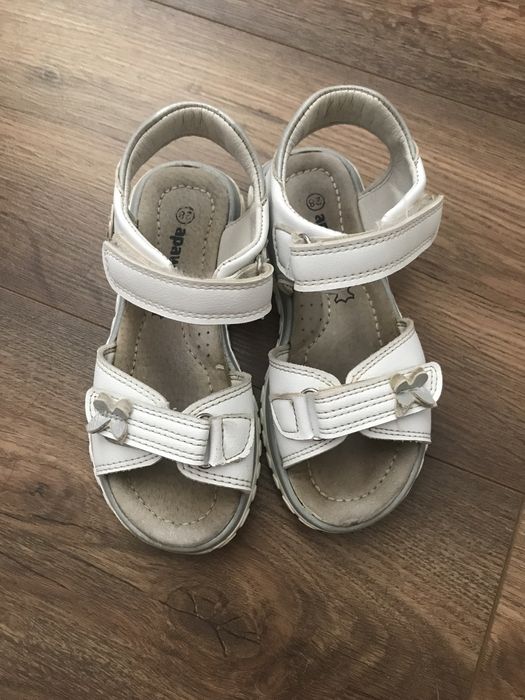 Босоніжки для дівчинки