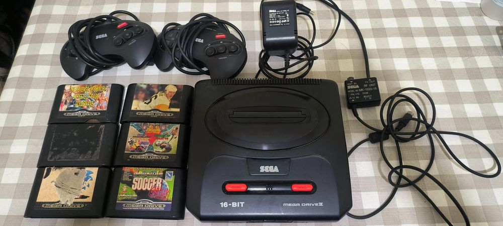 Sega Megadrive 2/ 2 comandos e jogos incluindos