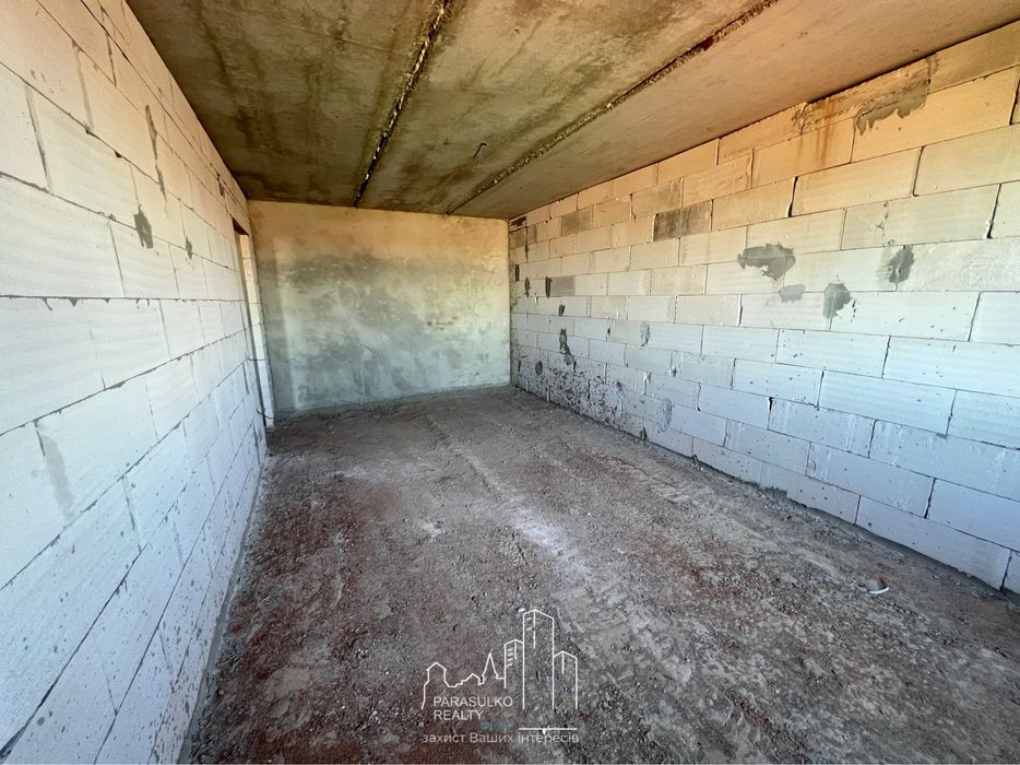 Продам 2-х кімнатну квартиру в новому будинку! Центр міста!