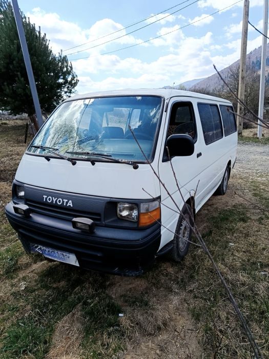 Toyota-Hiace  вигарному стані!