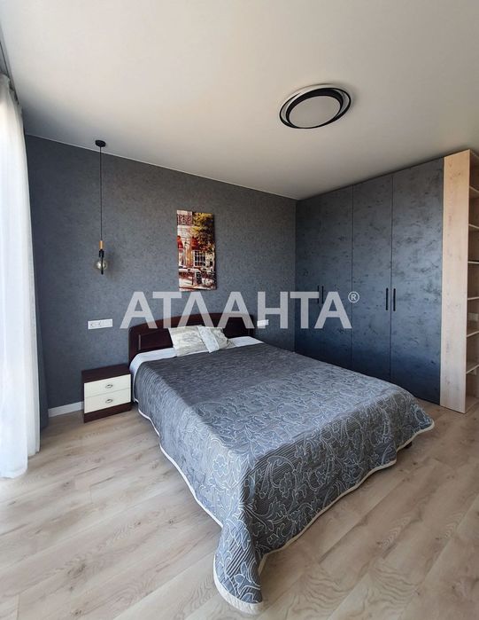 Квартира з ремонтом в новому зданому будинку Sky city компанії Будова