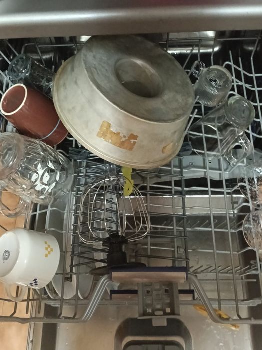 Máquina de lavar louça impecável