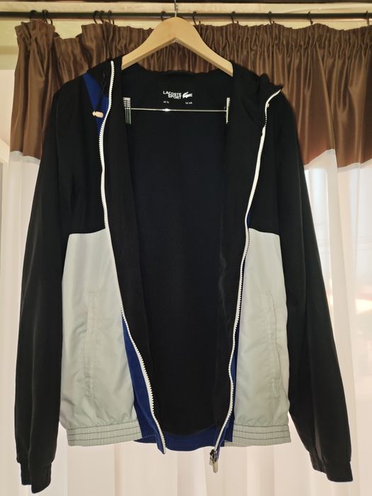 Продам спортивну куртку lacoste sport