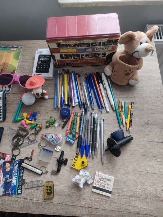 Gadżety przybory szkolne lata 90 zabawki długopisy pamiątki przybornik