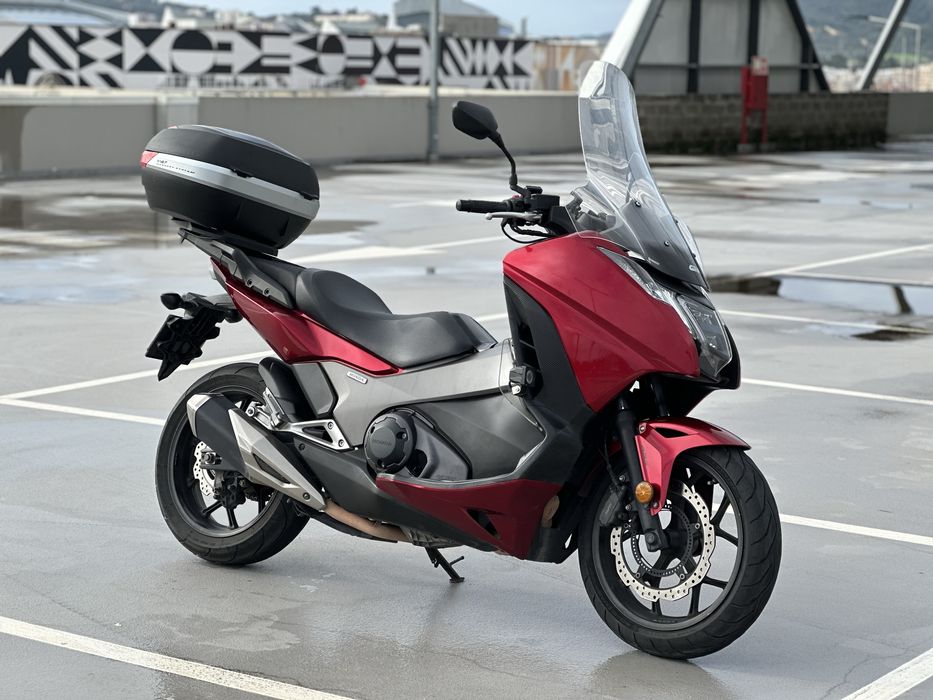 HONDA INTEGRA 750 - Full Extras!