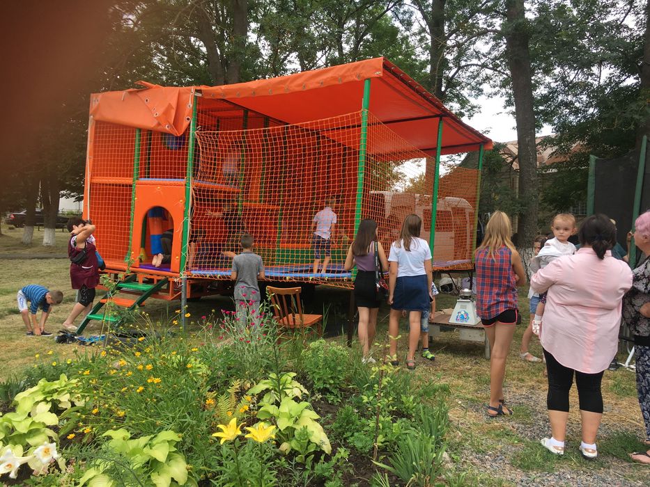 Горка батут лабіринт спорт батут солодка вата свято атракціони оренда