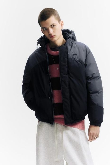 Стьобана куртка Pull&Bear з капюшоном