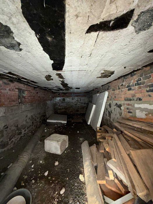 Шикарний будинок з терасою ,  яких мало, вкладено багато коштів !