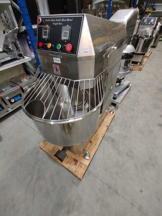 Amassadeira Espiral de 130L - NOVA