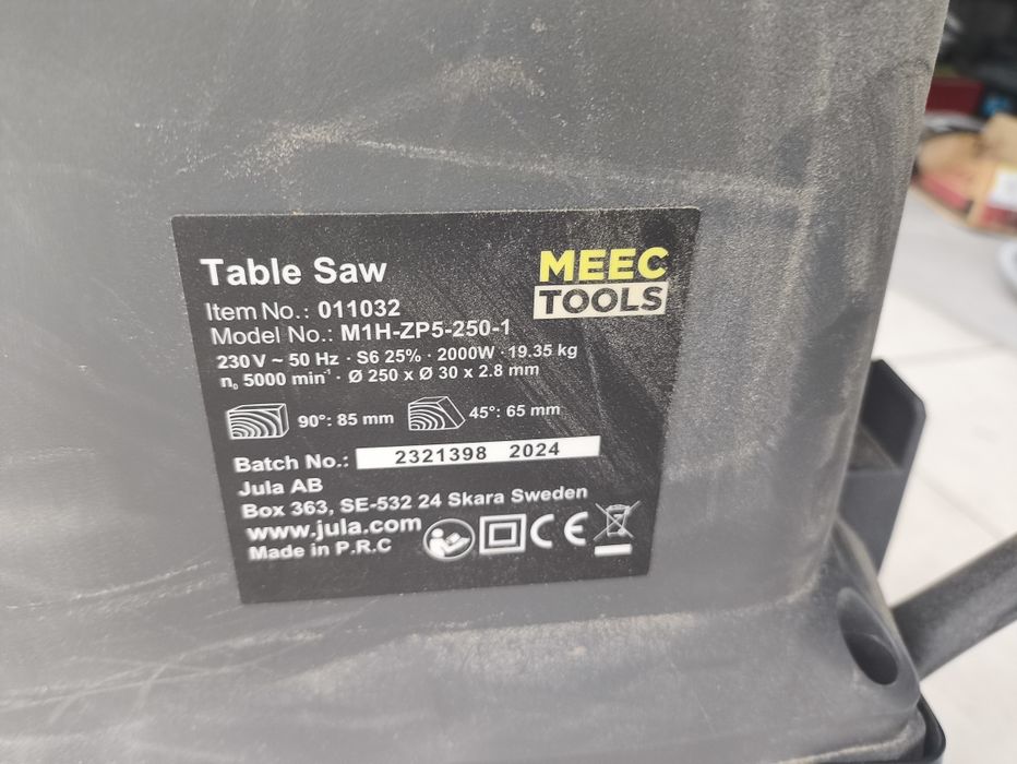 Pilarka stołowa 2000 W Ø250 mm
Meec Tools