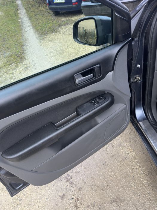 Свіжопригнаний фокус 2010 1.6 mpi